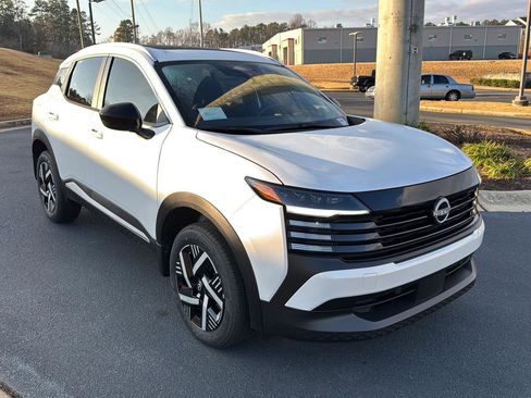 New 2026 Nissan Kicks SV w/ SV Premium Package image 6