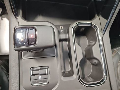 Used 2024 GMC Sierra 1500 AT4 w/ Technology Package AWD/4WD image 24