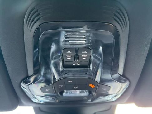 Used 2022 Alfa Romeo Stelvio Veloce image 52