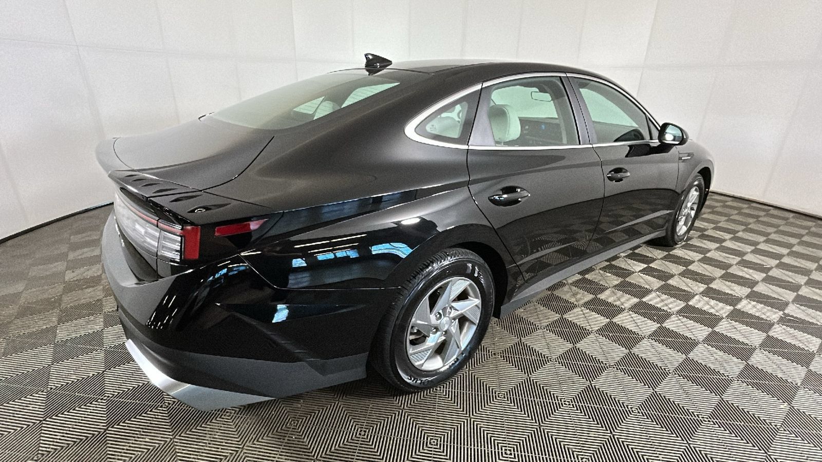 Certified 2026 Hyundai Sonata SE FWD image 3
