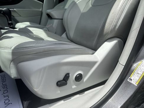 Used 2019 Jeep Cherokee Limited w/ Luxury Group FWD image 28