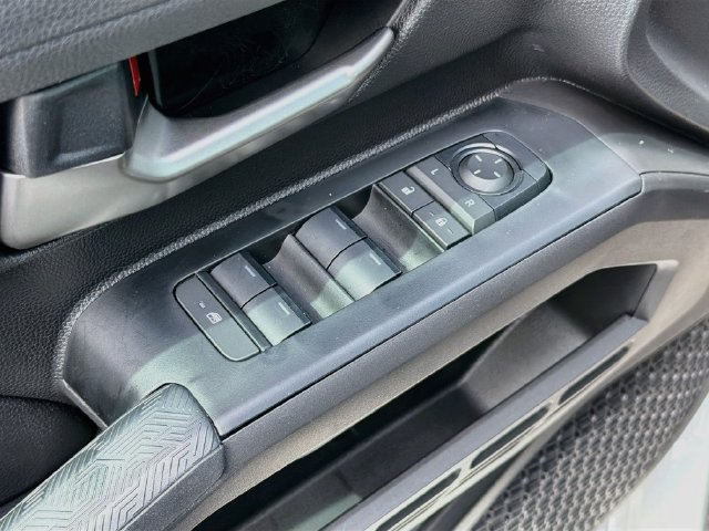 Used 2025 Toyota Tacoma TRD Sport AWD/4WD image 18