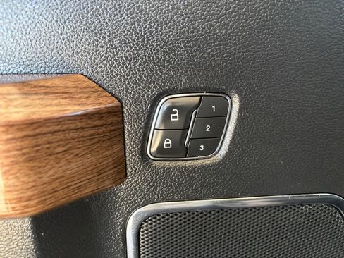 Used 2019 Ford F150 Lariat image 10