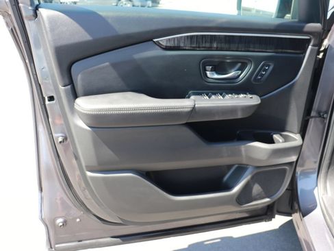 Used 2023 Honda Pilot Elite image 10