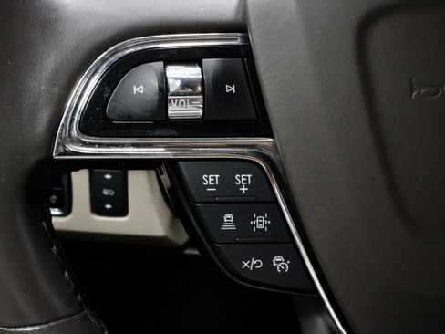 Used 2023 Lincoln Navigator Reserve w/ Equipment Group 201A image 28