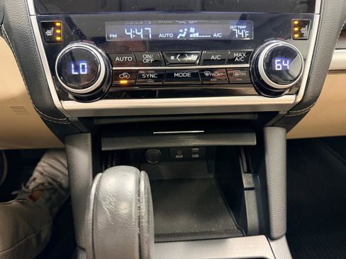 Used 2018 Subaru Outback 2.5i Limited AWD/4WD image 41