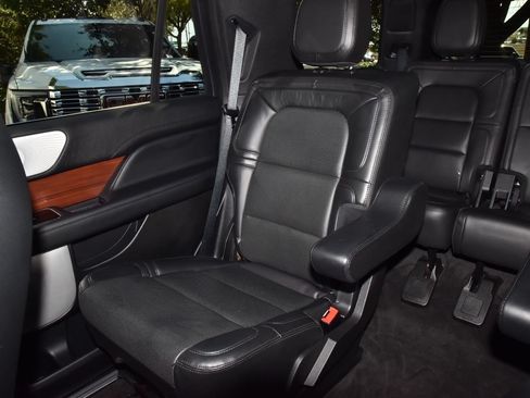 Used 2021 Lincoln Navigator Reserve w/ Luxury Package AWD/4WD image 20