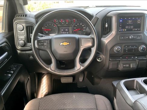 Used 2024 Chevrolet Silverado 2500 Custom image 5