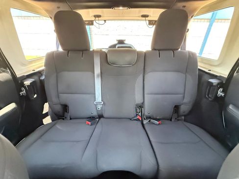 Used 2018 Jeep Wrangler Unlimited Sahara AWD/4WD image 25