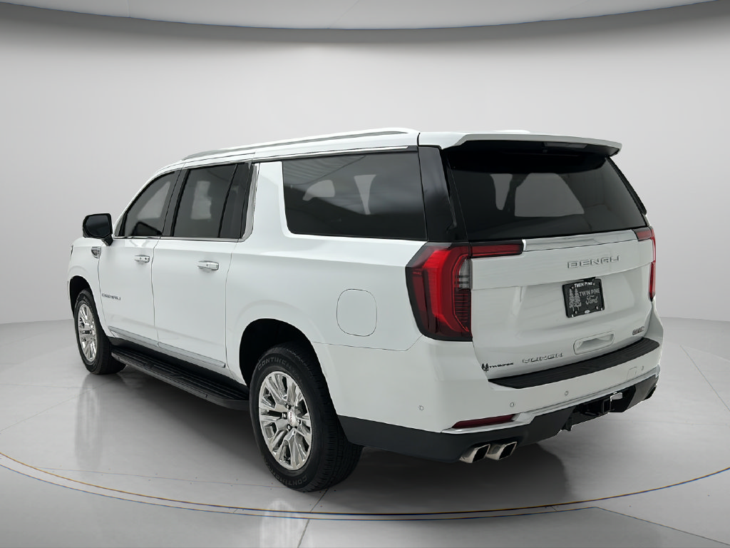 Used 2025 GMC Yukon XL Denali AWD/4WD image 7