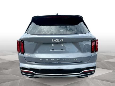 Used 2022 Kia Sorento S FWD image 7