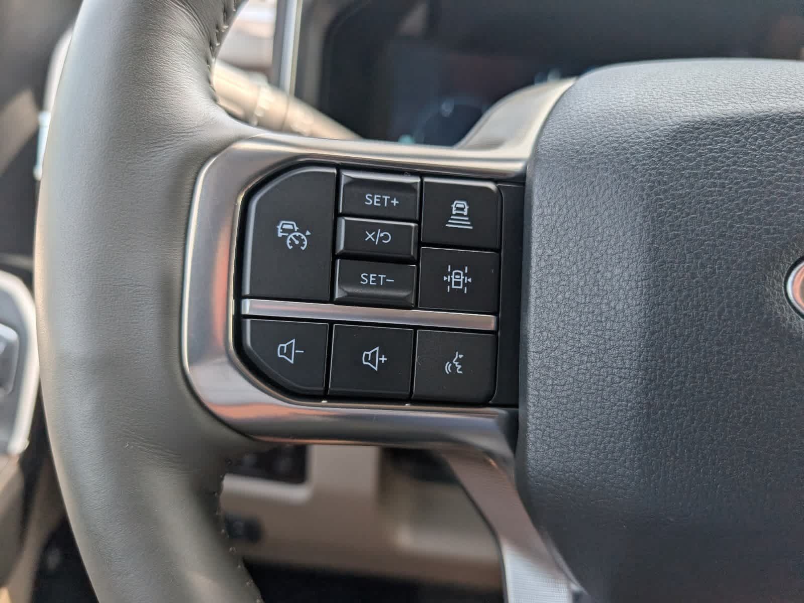 Used 2025 Ford F450 Platinum w/ Platinum Plus Package AWD/4WD image 27