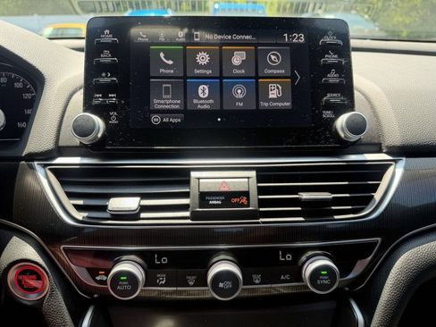 Used 2018 Honda Accord Sport image 18