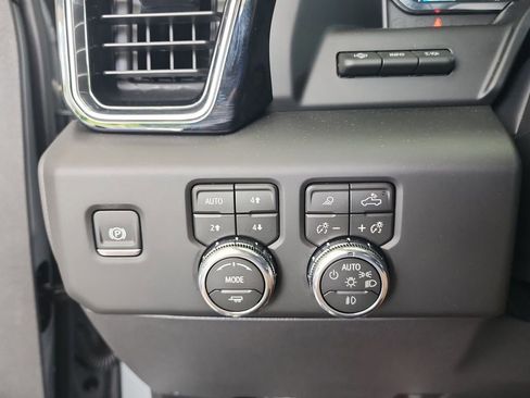 Certified 2026 GMC Sierra 1500 Denali w/ Denali Reserve Package AWD/4WD image 18