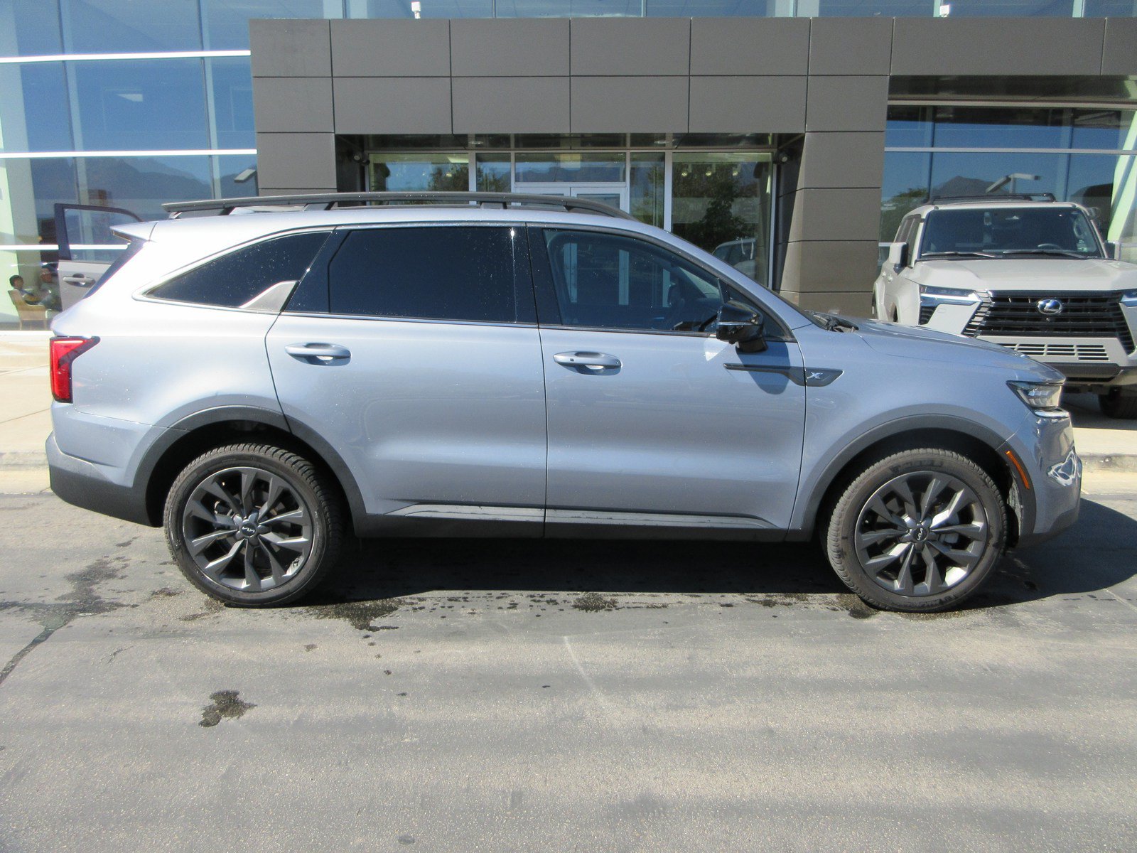 Used 2022 Kia Sorento SX Prestige w/ Rust Color Package AWD/4WD image 13