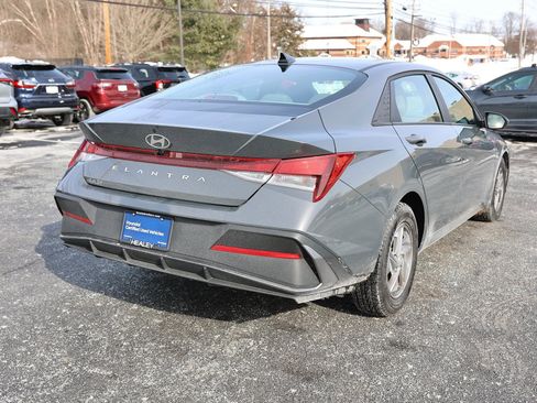 Certified 2024 Hyundai Elantra SE image 7