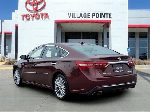 Used 2016 Toyota Avalon Limited image 3