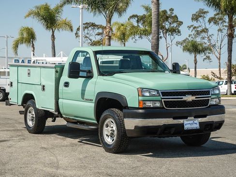 Used 2007 Chevrolet Silverado 2500 W/T RWD image 3