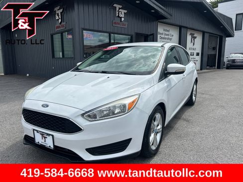 Used 2017 Ford Focus SE FWD image 1