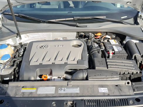 Used 2013 Volkswagen Passat TDI SE FWD image 10