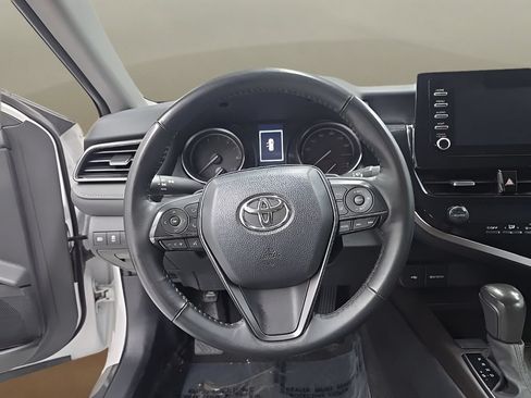 Used 2024 Toyota Camry SE FWD image 19