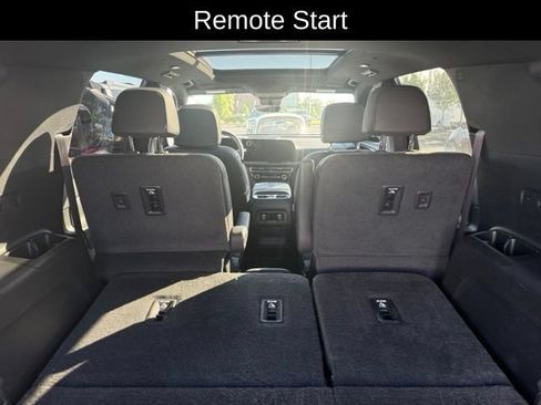 Used 2025 Chevrolet Traverse RS AWD/4WD image 16