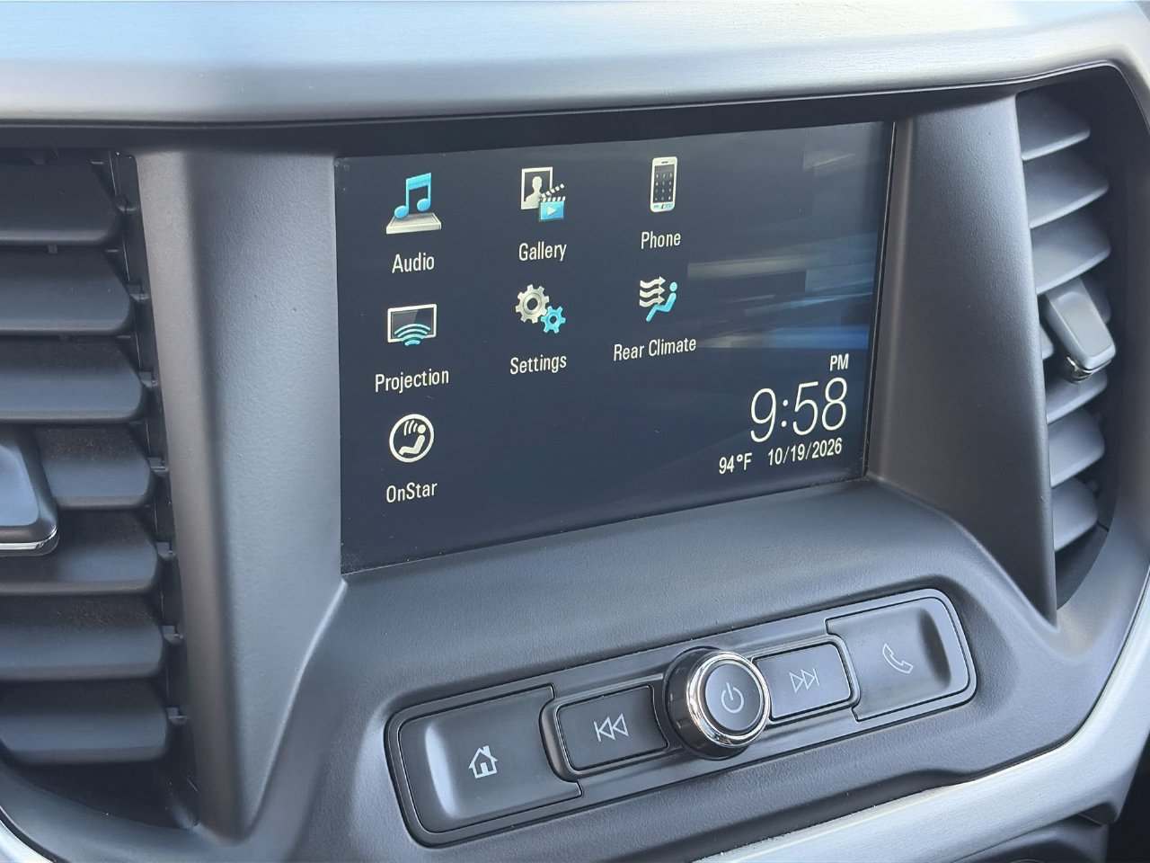 Used 2017 GMC Acadia SLE FWD image 24