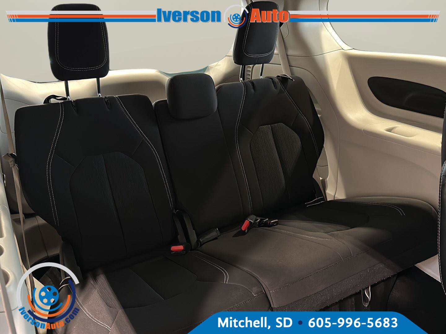 Used 2023 Chrysler Voyager LX FWD image 29