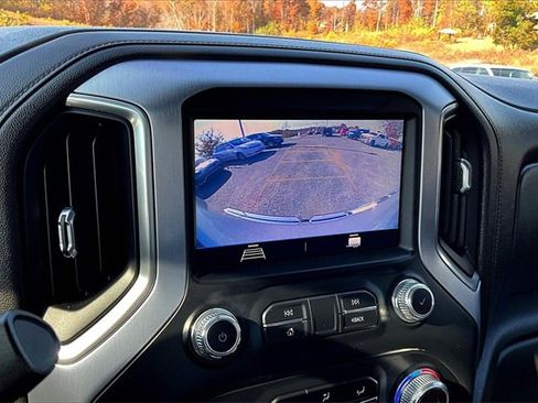 Used 2019 GMC Sierra 1500 SLE image 17