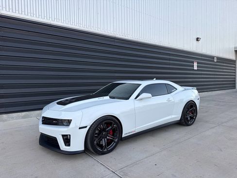 Used 2014 Chevrolet Camaro ZL1 RWD image 20