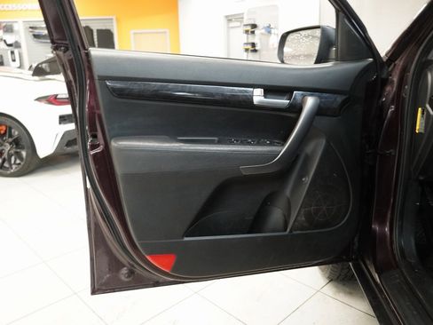 Used 2014 Kia Sorento LX image 5