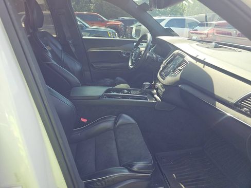 Used 2018 Volvo XC90 T6 R-Design w/ Convenience Package AWD/4WD image 3