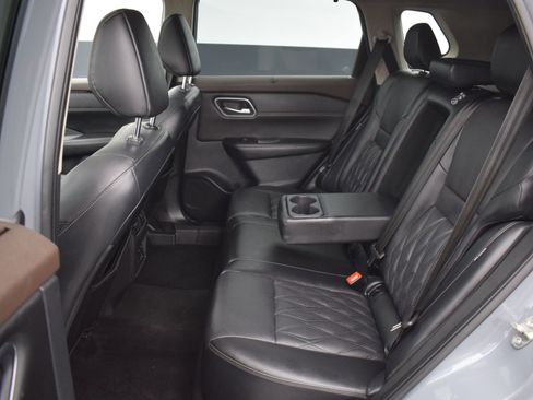 Used 2022 Nissan Rogue Platinum w/ Head-Up Display Package image 13