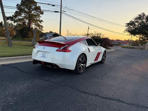 Used 2020 Nissan 370Z Coupe image 16