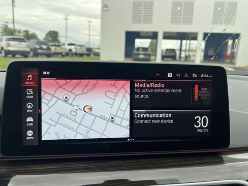 Used 2022 BMW 540i xDrive w/ M Sport Package image 13