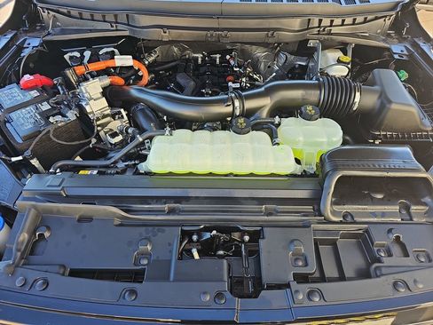 New 2025 Ford F150 Platinum w/ Equipment Group 702A High image 32