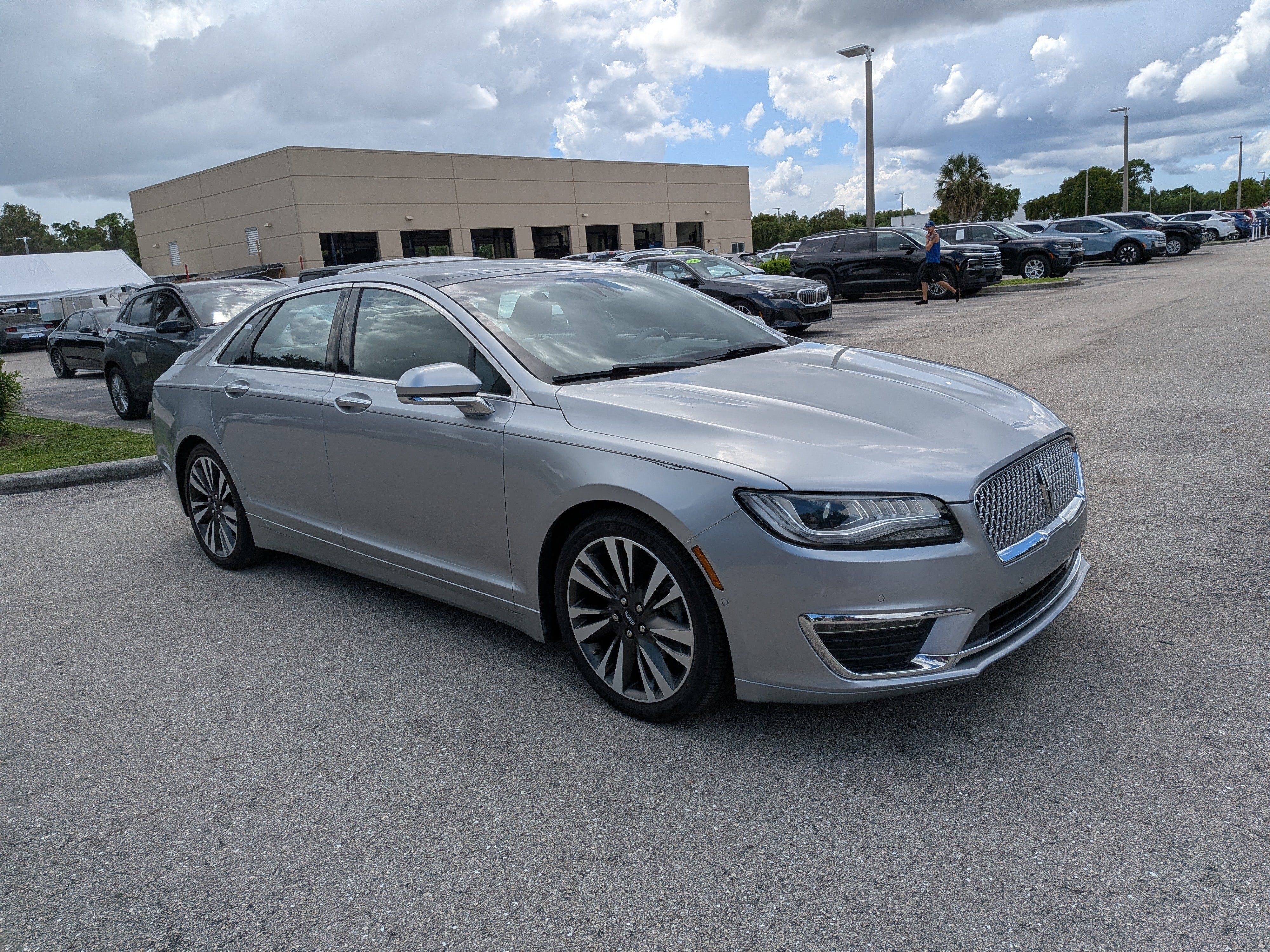 Used 2020 Lincoln MKZ Reserve w/ Elements Package FWD image 1
