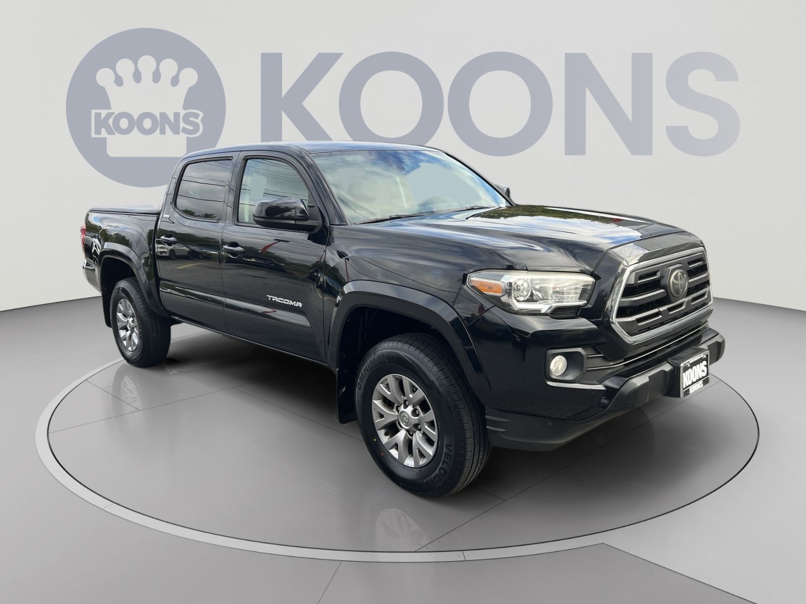 Used 2018 Toyota Tacoma SR5 AWD/4WD image 10