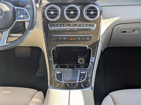Used 2021 Mercedes-Benz GLC 300 image 20