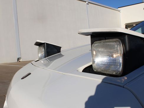 Used 1988 Pontiac Fiero GT image 10