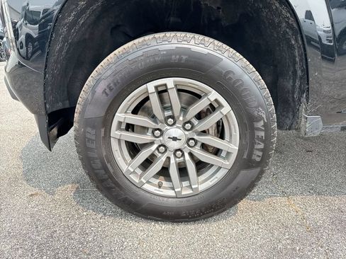 Used 2023 Chevrolet Colorado LT AWD/4WD image 10