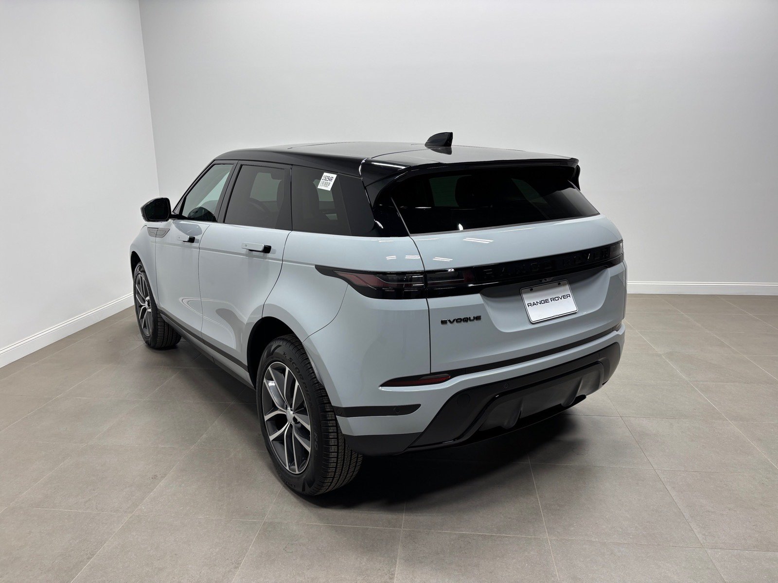 New 2024 Land Rover Range Rover Evoque S AWD/4WD image 9