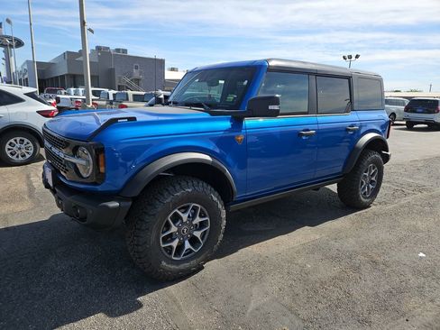 New 2025 Ford Bronco Badlands image 5