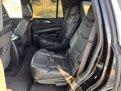 Used 2018 Cadillac Escalade Platinum image 28