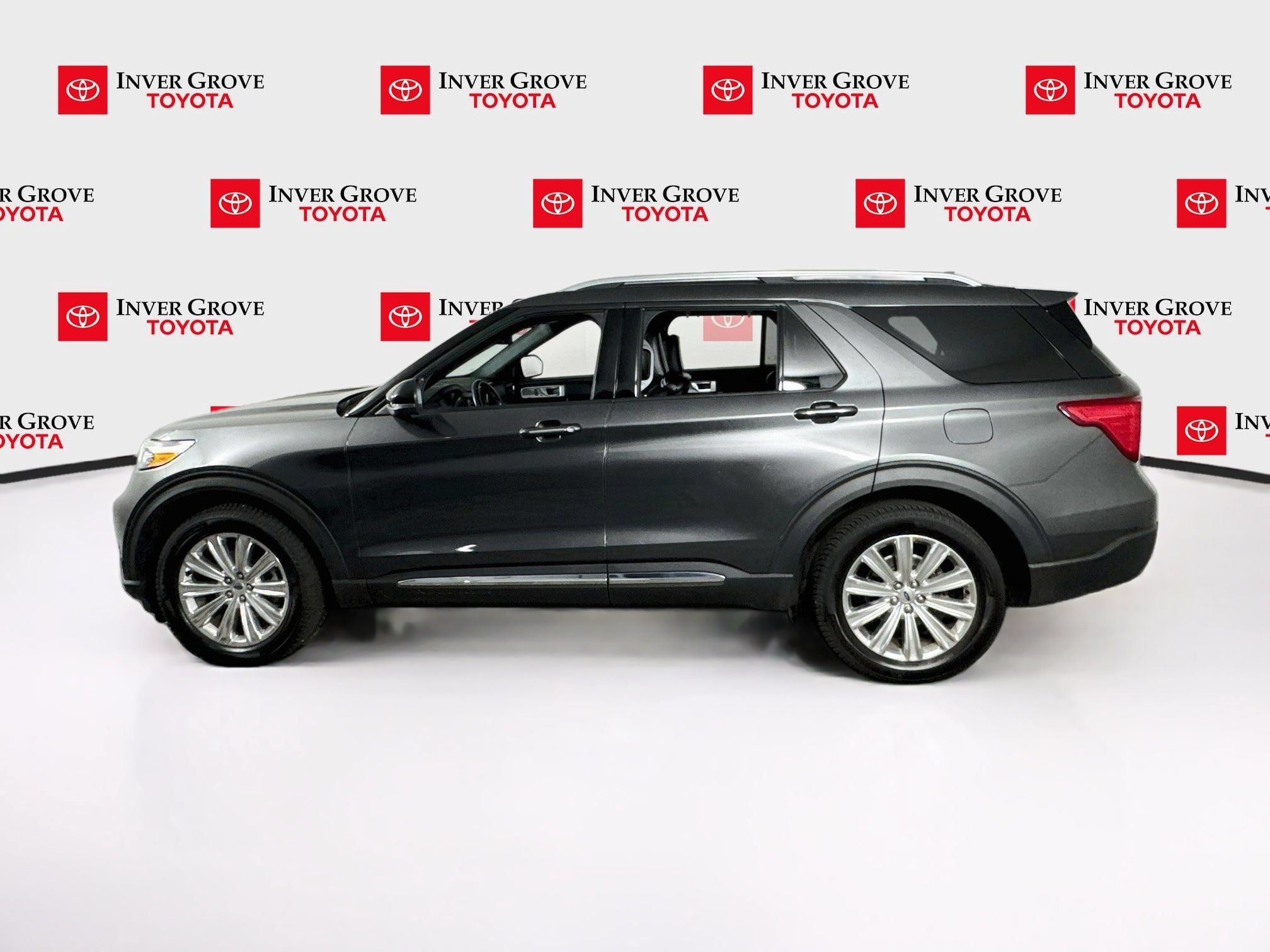 Used 2020 Ford Explorer Limited w/ Class III Trailer Tow Package AWD/4WD image 8