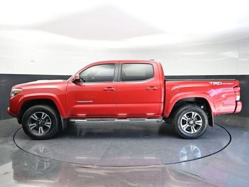 Used 2016 Toyota Tacoma TRD Sport w/ Towing Package RWD image 8