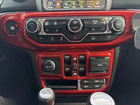 Used 2021 Jeep Gladiator Overland w/ Popular Equipment Package AWD/4WD image 27