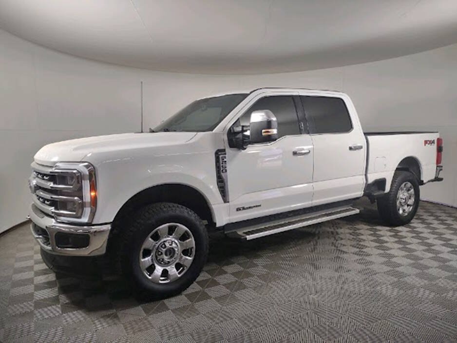 Used 2023 Ford F250 Lariat w/ Chrome Package AWD/4WD image 3
