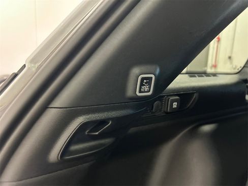 Used 2024 Jeep Grand Cherokee Altitude image 33