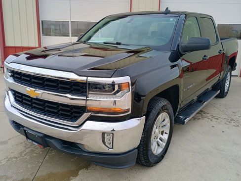 Used 2018 Chevrolet Silverado 1500 LT w/ All Star Edition image 3
